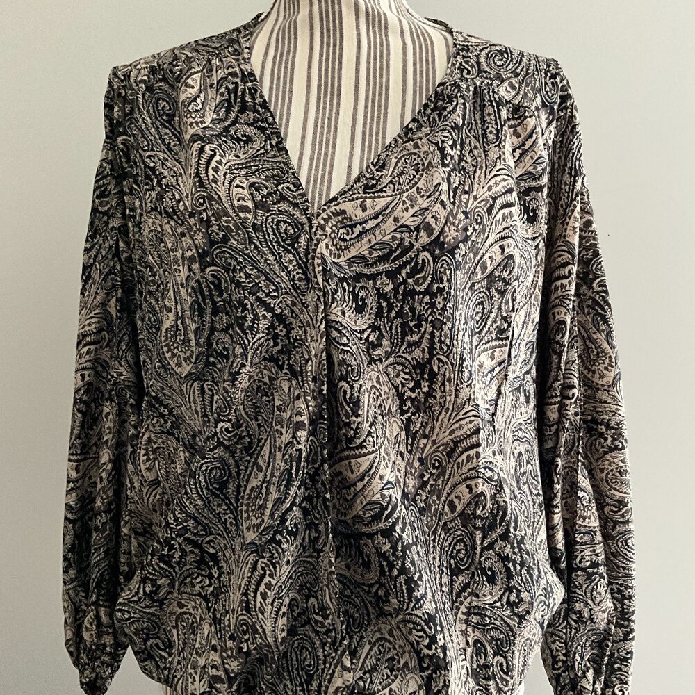 HAYDEN LOS ANGELES Open Front Wrap Banded Neutral Paisley Print Medium Top